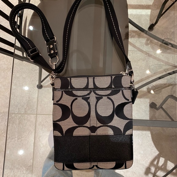 Coach Crossbody Bag - Picture 2 of 7